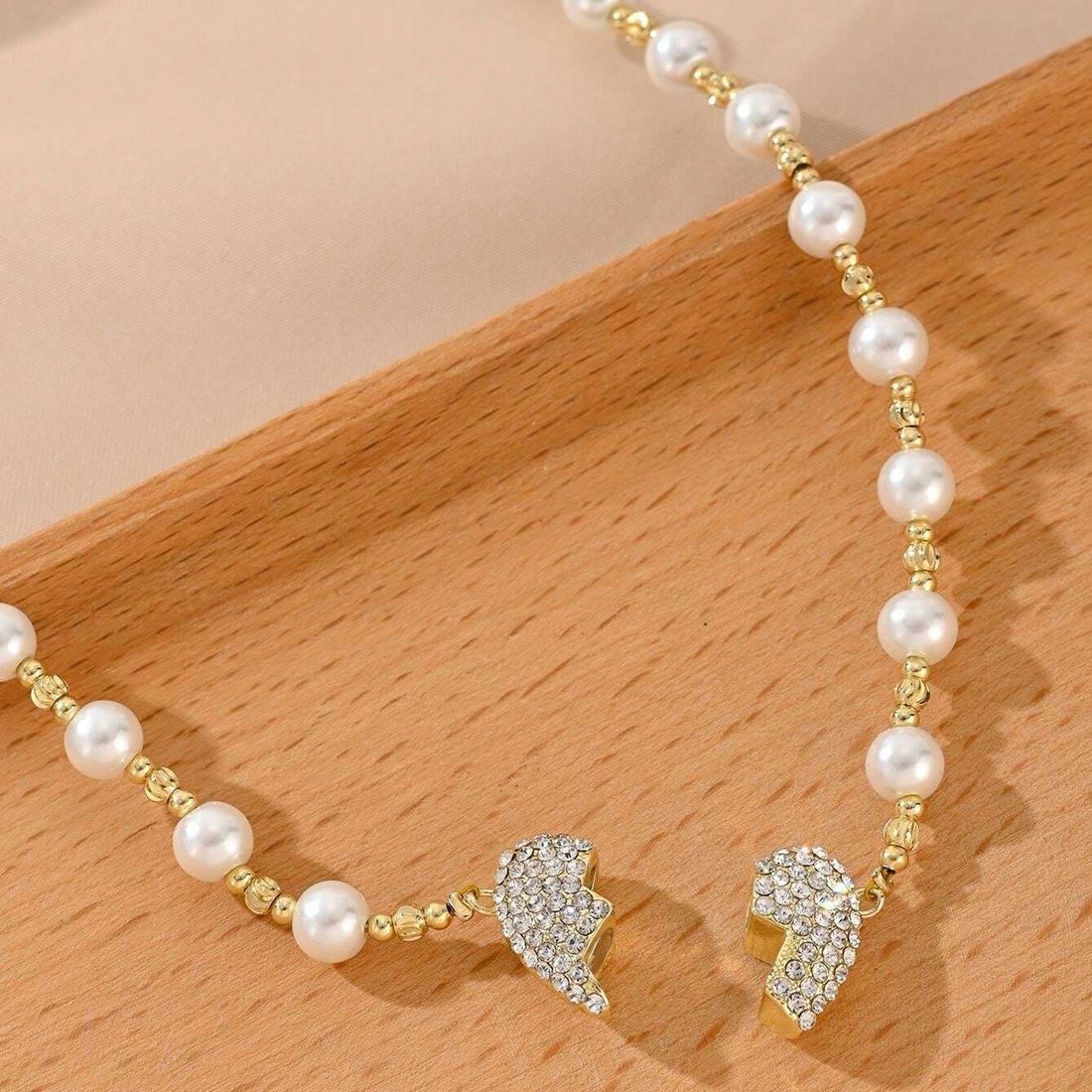 2024 New Magnetic Pearl Heart Necklace